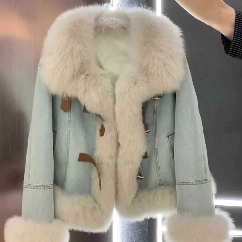 Large Fur Collar Spliced Denim Jacket for Women Korean High-end Winter Clothing Thickened Warm Loose Casual Coat Women Clothing 241212