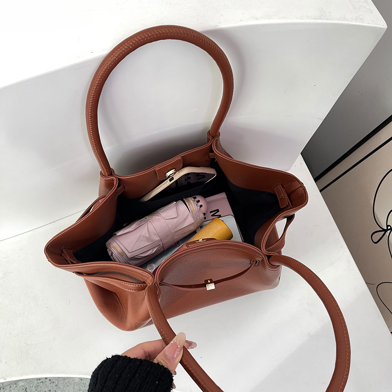 Large Capacity Tote For Women 2025 Spring/Winter New Commuting Lazy Style Vegetable Basket One Shoulder Dumpg Bag