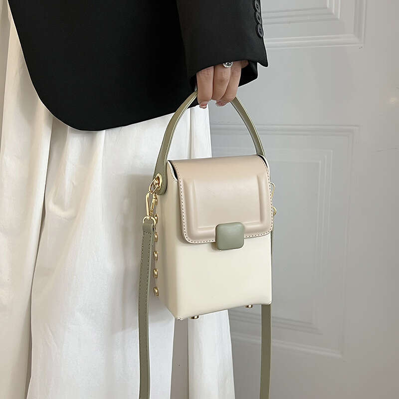 Niche Rivet Contrasting Bag For Women's Spring, New Korean Version, Hand-Held Small Square Vertical Style, Western-Style Single Shoulder Crossbod