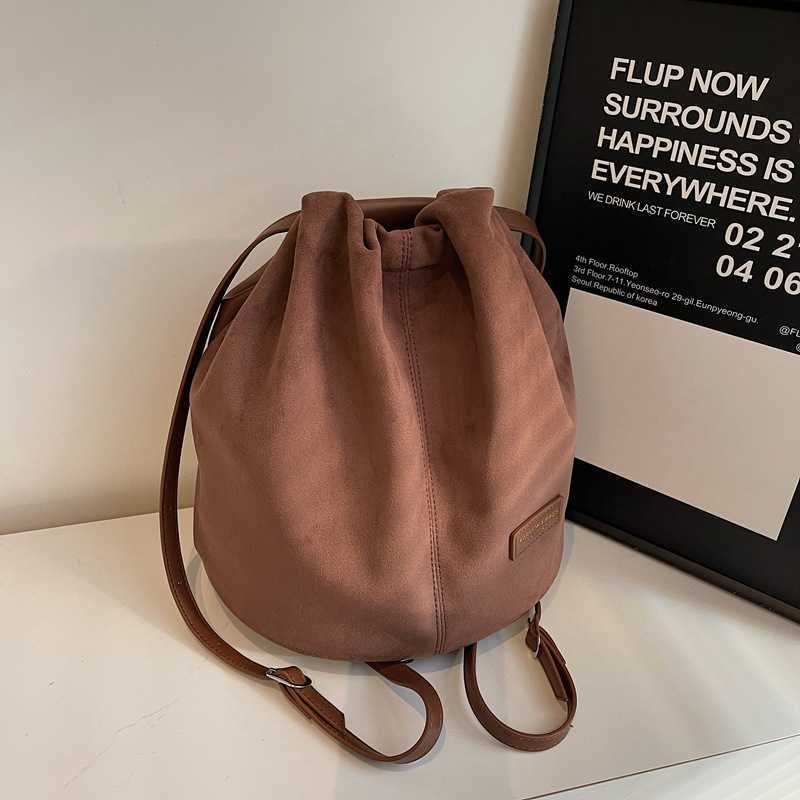 backpack with women's casual splicing design, suede bucket bag, versatile and simple single shoulder plush bag 241215