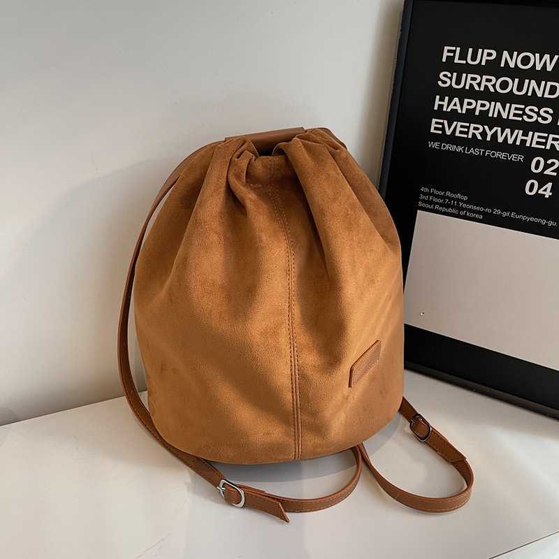 backpack with women's casual splicing design, suede bucket bag, versatile and simple single shoulder plush bag 241215