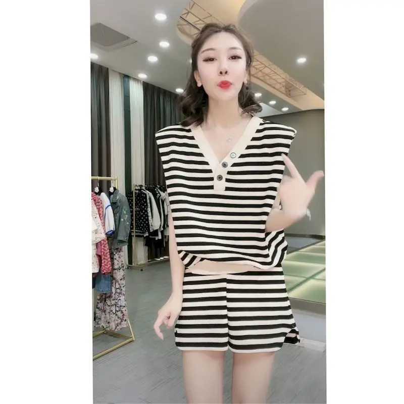 Women's Two Piece Pants Summer Korean Sets Women V-neck Slim Bow Vest Fashion Black White Striped Design Sense Knitted Tshirt And Shorts Two Piec