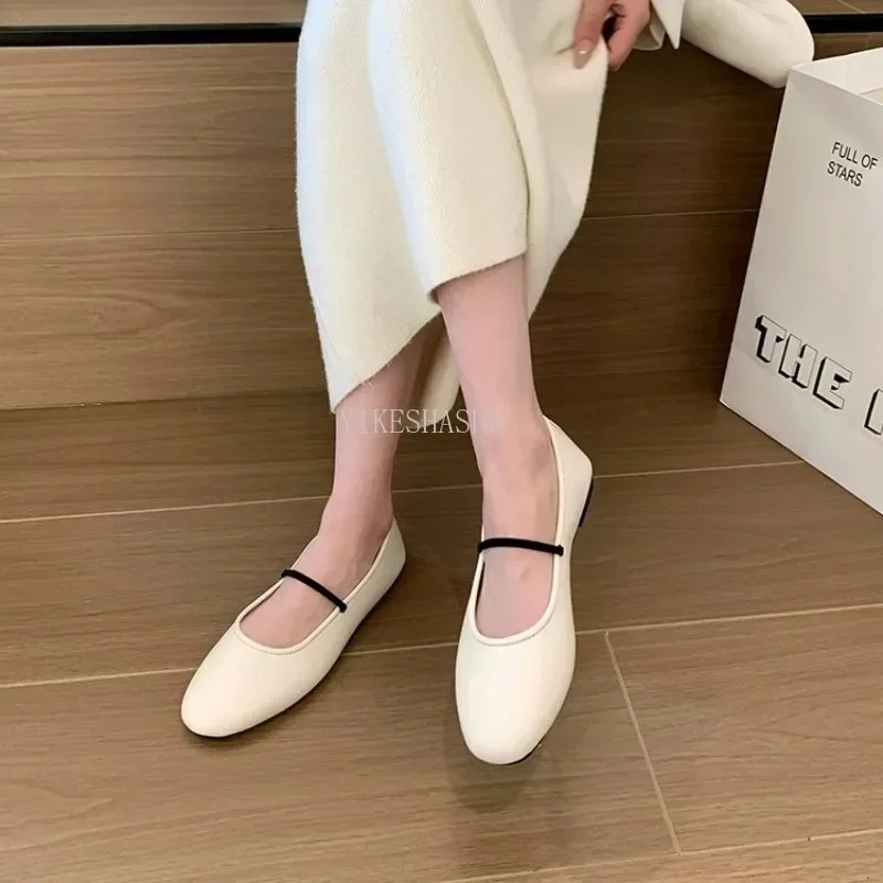 2024 Womens Flat Shoes Fashion Shallow Smooth Womens Soft Bottom Ballet Shoes Womens Casual er Outdoor Ballet Shoes 241213