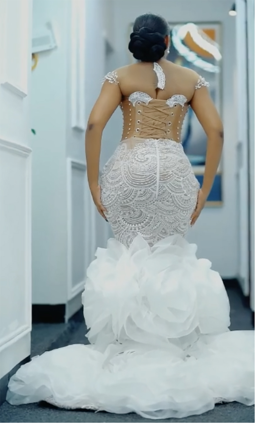2024 Plus Size Mermaid Wedding Dresses Bridal Gowns for Bride With Detachable Train Illusion Sheer Neck Beaded Lace Ruffles Wedding Gowns for African 