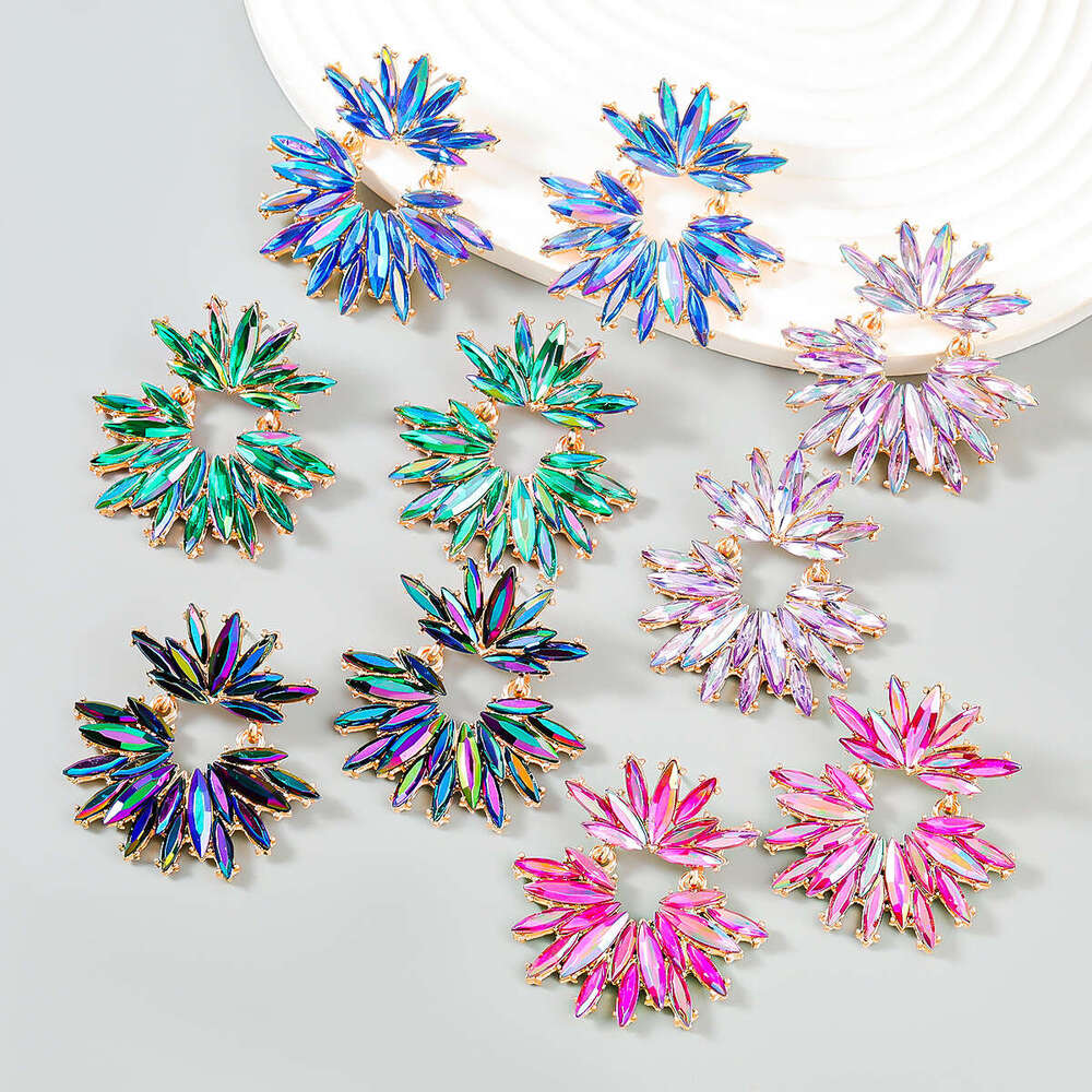 Ins Wind Full Women's Alloy Inlaid Earrings Exaggerated Super Sparkg Water Dia wer Accessories
