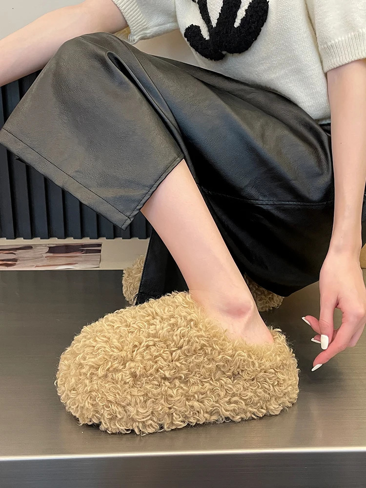 Woolen Leather Shoe Series Winter Womens Slide Pantofle Med Platform Cover Shoe Head Slide Plush 2024 Roman Hooded Boots Rubber Fabric House Slide 241