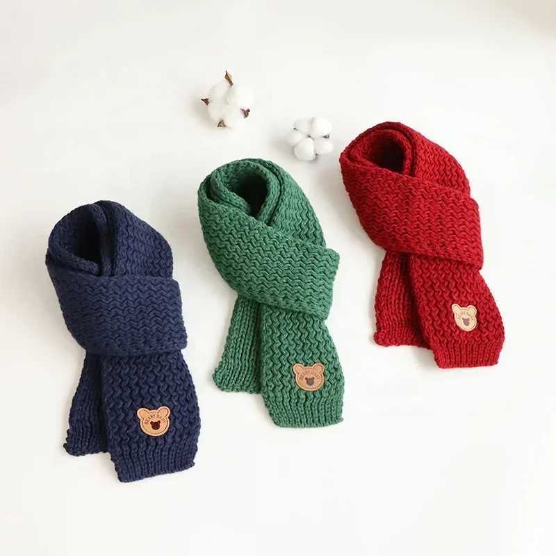 Scarves Wraps New Trendy Kid Scarf Boys Girls Cute Knitted Acrylic Warm Soft Small Baby Cartoon Bear Pattern Red Christmas H2412134A0I