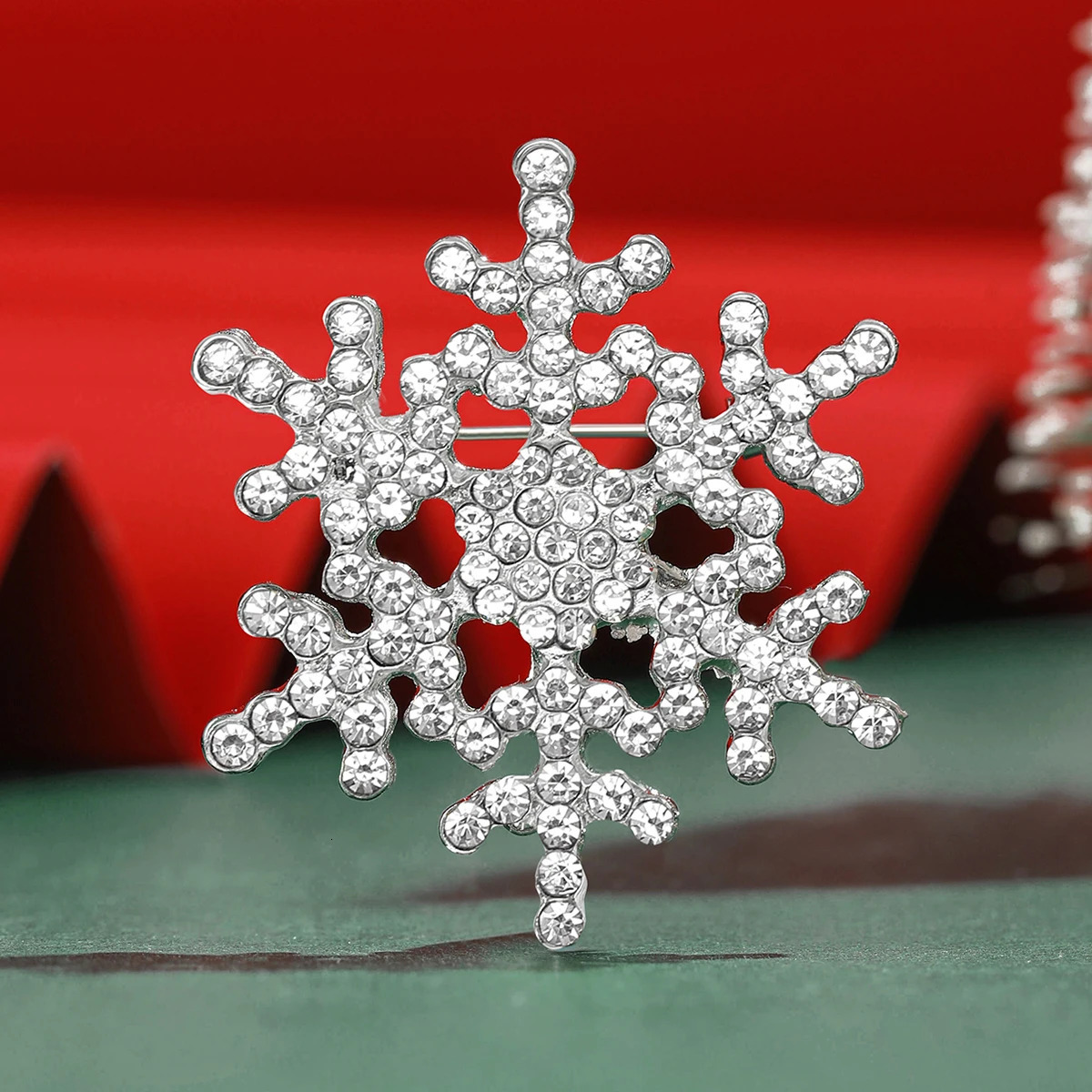Christmas snowflake brooch womens unisex pearl flower office party friend gift jewelry accessories 241210