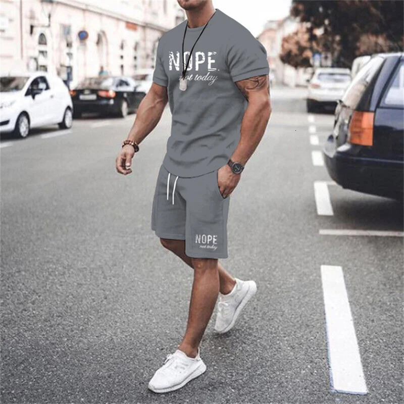 2024 Summer Simple Mens Tshirt and Shorts 2piece Set Fashionable Street Casual Comfortable Breathable Short Sleeve 241211