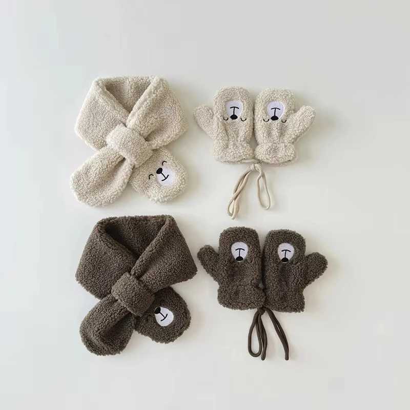 Scarves Wraps 2024 Winter Baby Scarf Glove Set Cartoon Plush Mittens Polar Fleece Boys Scarves Cute Cartoon Bear Kids Accessories 2-5Y H241213
