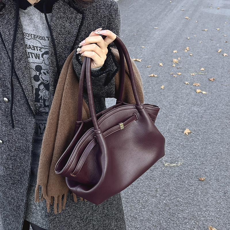 Large Capacity Tote For Women 2025 Spring/Winter New Commuting Lazy Style Vegetable Basket One Shoulder Dumpg Bag
