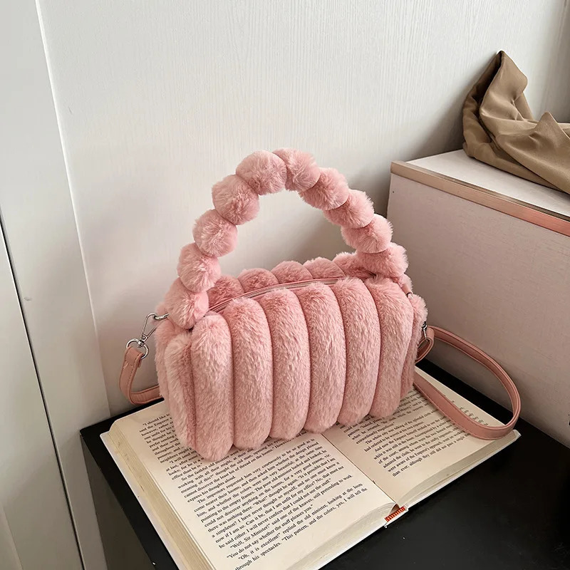 Plush Bag for Women Simple Edition Messenger Bag Fashion and Leisure Portable Fluffy Pillow Bag 241205