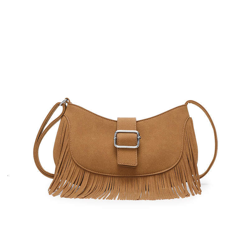 This year's fashion trend is autumn and winter tassel saddle high-end matte magnetic buckle versatile crossbody bag, single shoulder armpit bag