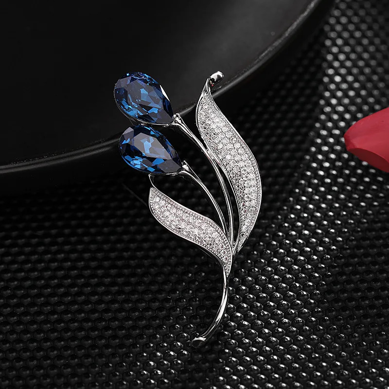 2023 AutumnWinter Scarf Buckle Blue Crystal Zircon Jade Gold Fragrant Flower Explosion proof High end Woolen Hoop Wholesale 241210