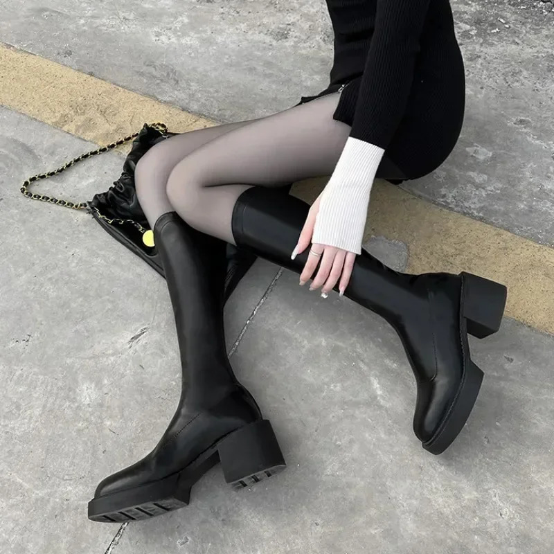 2024 Fashion Womens Shoes Soft Leather Knee High Boots Womens Zipper Womens Square High Heels Womens Autumn Knight Boots D63 241213