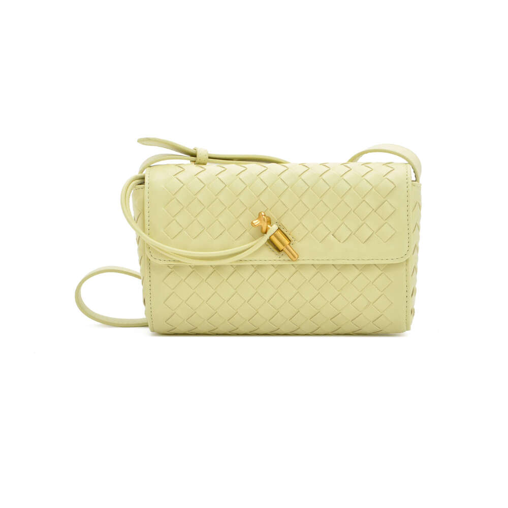 Handmade niche single shoulder hand-held horizontal fashion small square bag, exquisite diagonal cross women's bag