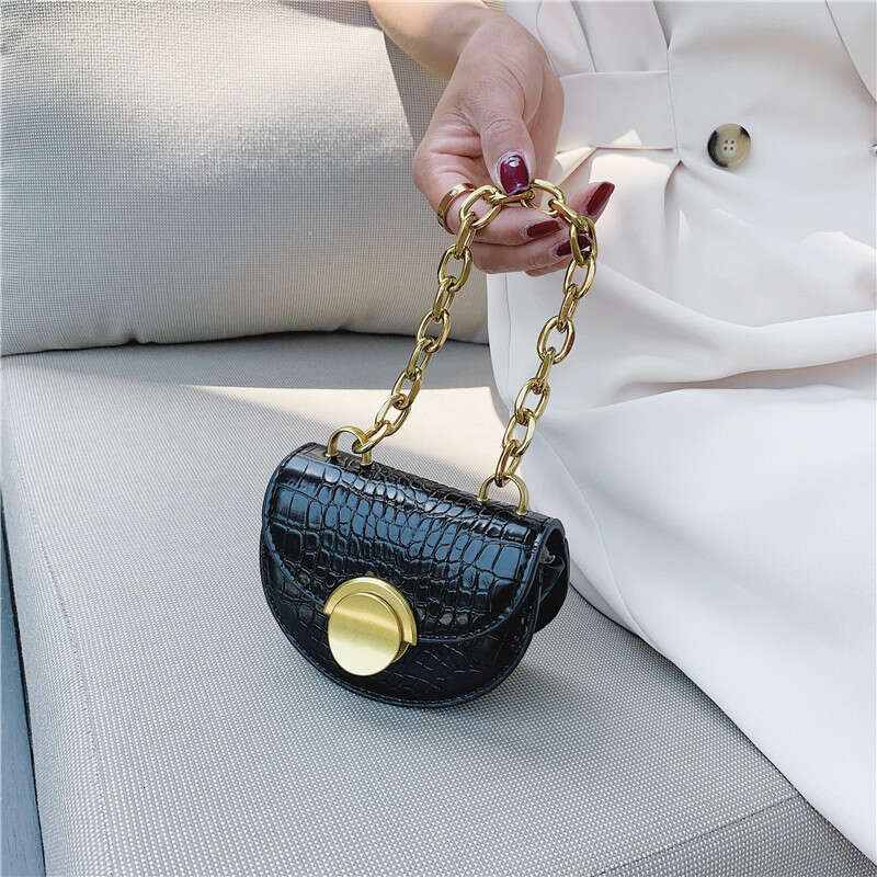 Internet celebrity accessory small women's stone patterned chain saddle air cushion mouth red envelope niche crossbody bag 2024 new casual versat