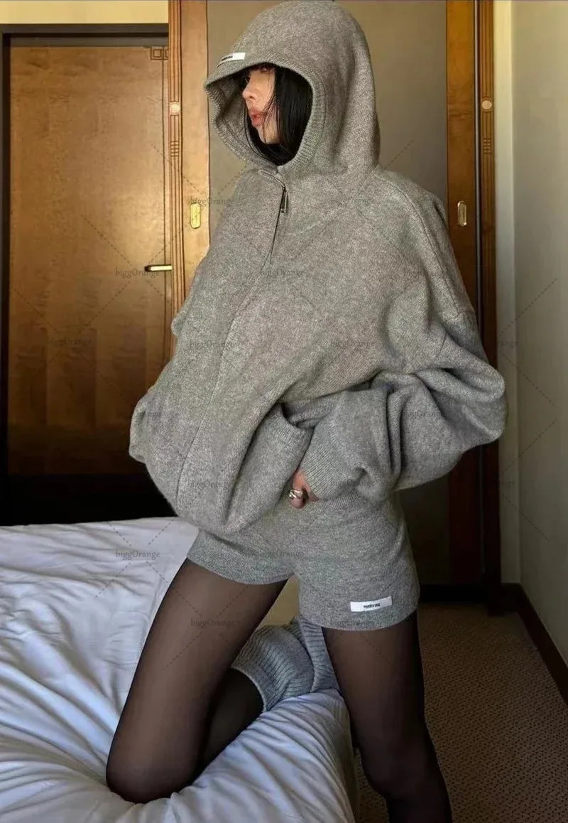 Y2K Harajuku Personalized Clothing Fashion Grey Two Piece Hoodie Classic Trend Casual Zipper Sweatshirt Womens 241211