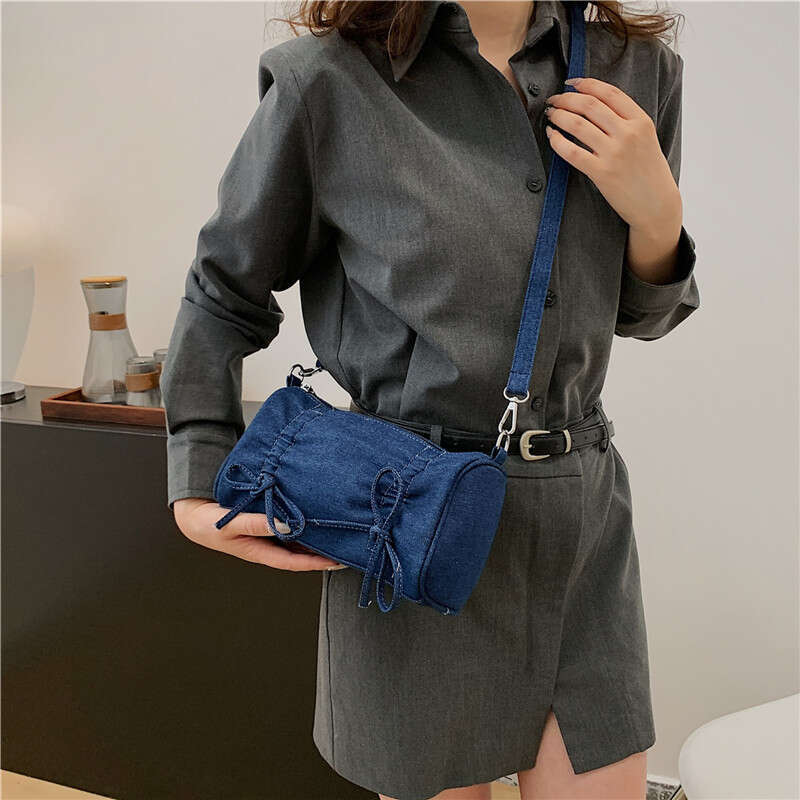 Casual denim women's Korean sweet internet famous pillow cyder large capacity commuting crossbody bag, 2024 new casual fashion trend clothing