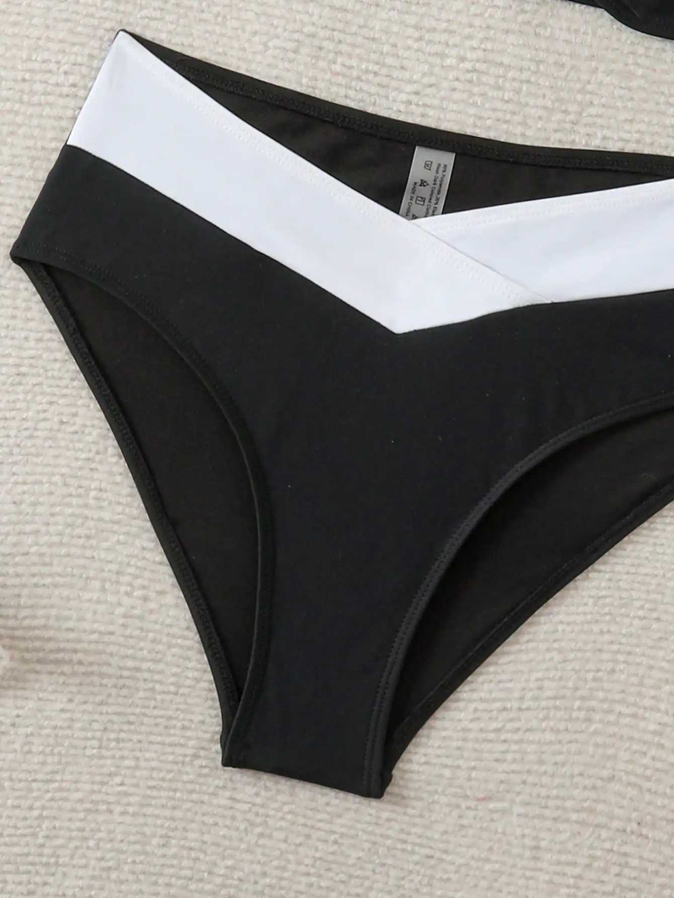 Summer Beach Ladies Black and White Color Matching Sexy ss Cross Bikini Set V-Shaped Swimsuit Bottoms for Swimming PoolsXJ241212