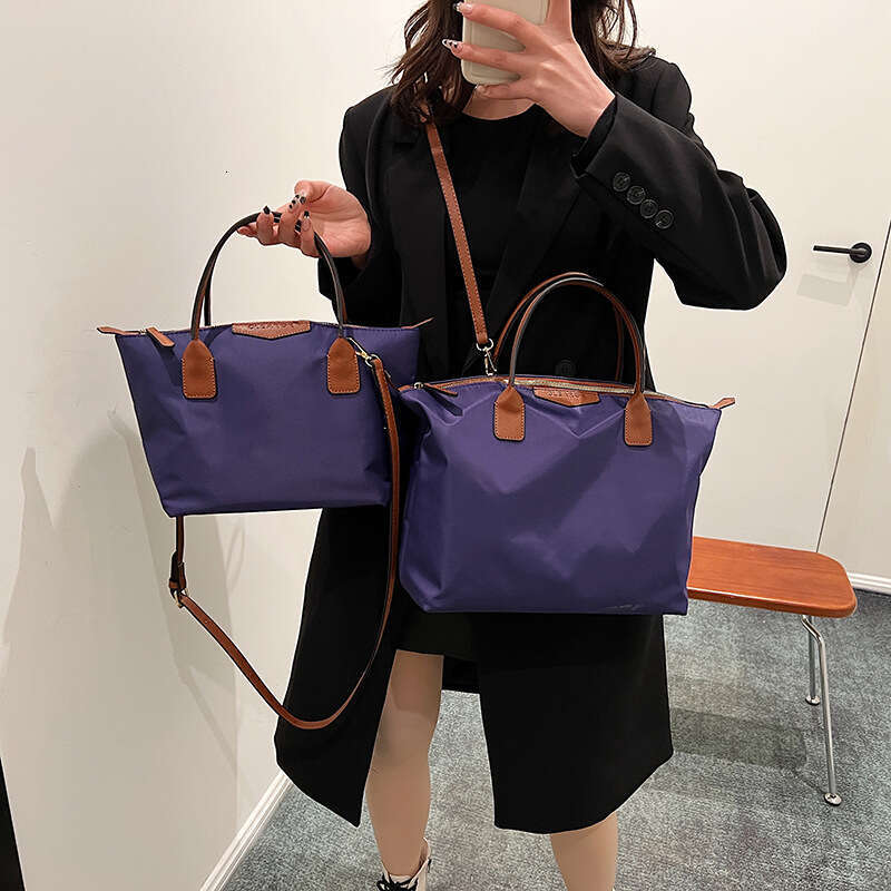 Minimalist Women's Trendy Tote Cross-Border New Nylon Fabric Lightweight Waterproof Single Shoulder Crossbody Bag Fashionable Quality Classic