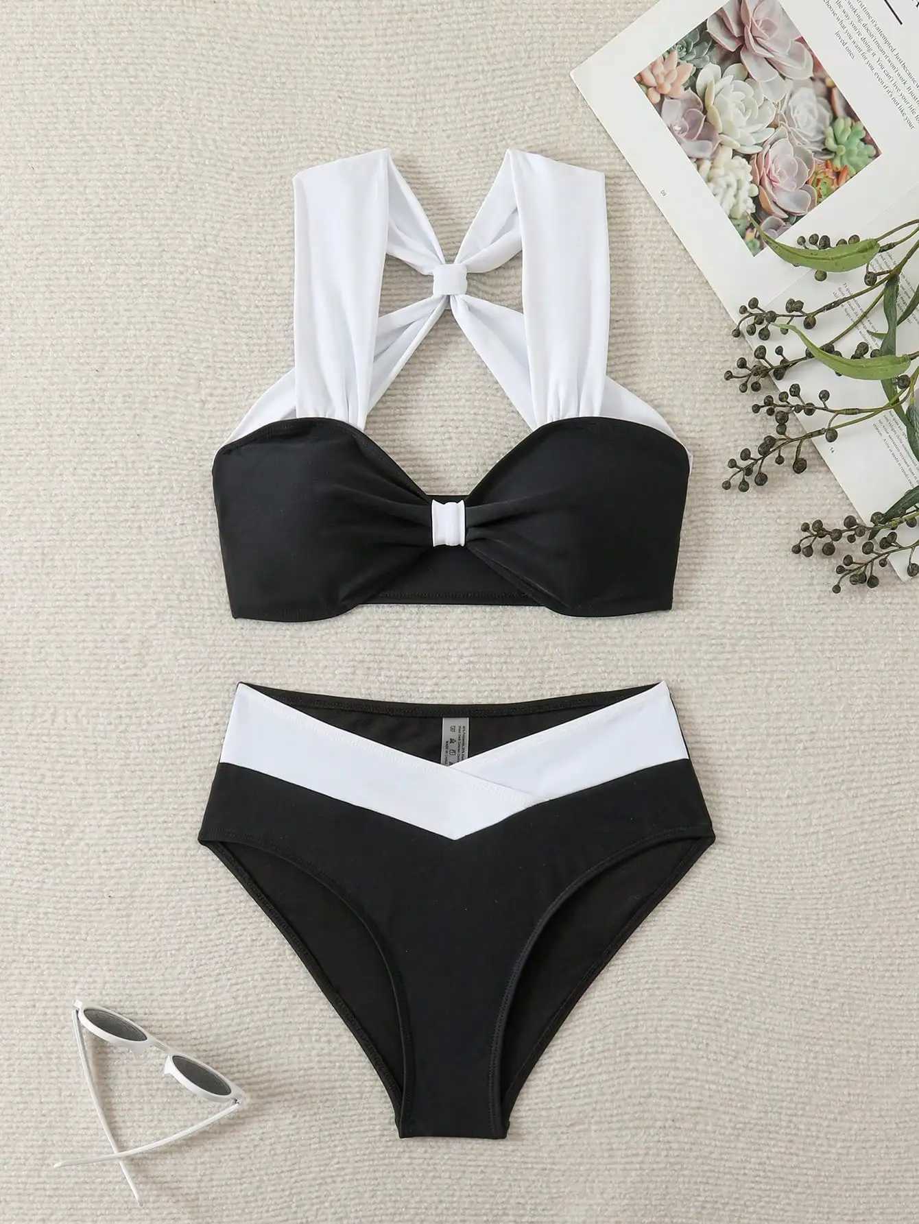 Summer Beach Ladies Black and White Color Matching Sexy ss Cross Bikini Set V-Shaped Swimsuit Bottoms for Swimming PoolsXJ241212