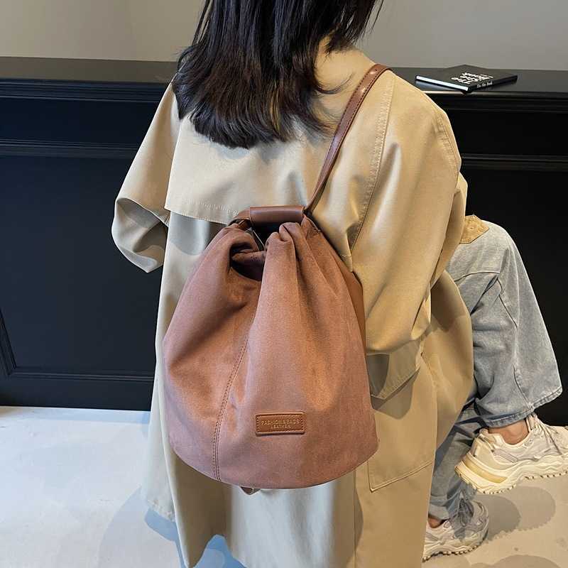 backpack with women's casual splicing design, suede bucket bag, versatile and simple single shoulder plush bag 241215