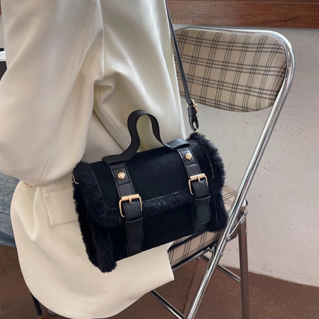 High Appearance Winter Cashmere Velvet Bag Autumn Small Square Handbag Suede Bag 241205