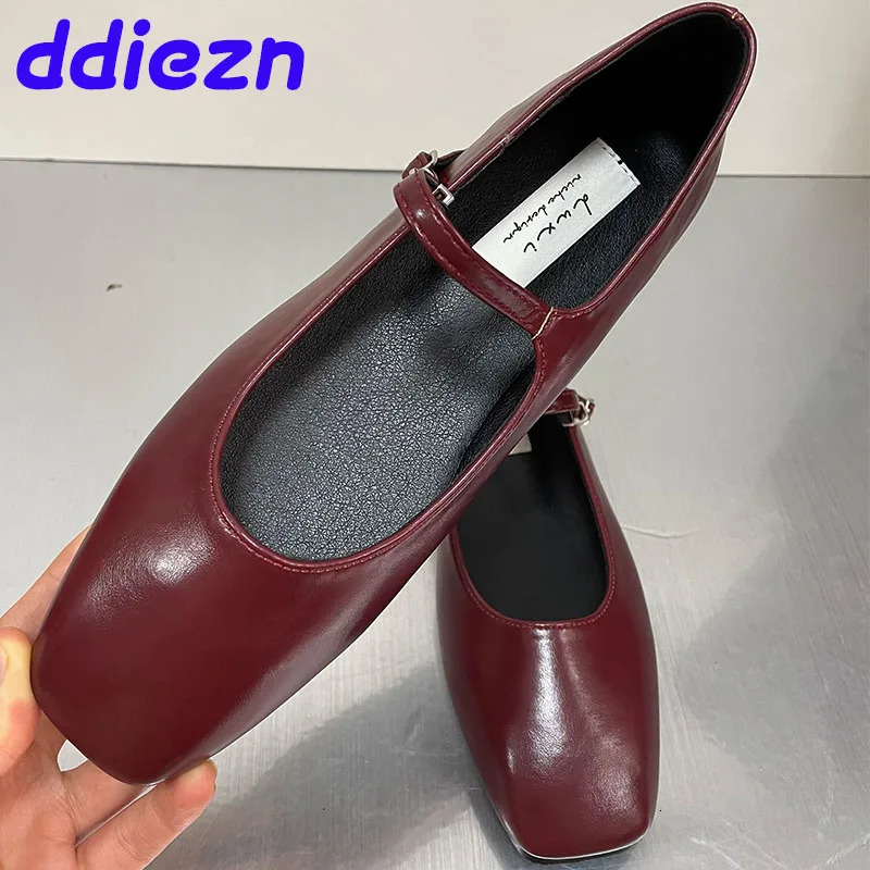 2024 Womens Mary Jane Sandals Fashion Buckle Strap Womens Lace Slide Square Soft Sole Womens Lolita Shoes 241213