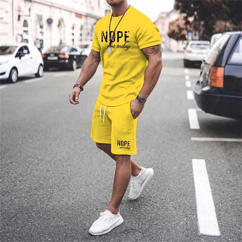 2024 Summer Simple Mens Tshirt and Shorts 2piece Set Fashionable Street Casual Comfortable Breathable Short Sleeve 241211