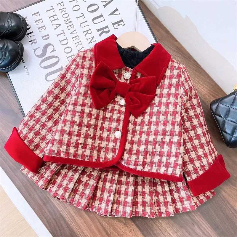 2024 Winter Korean Childrens Girls 2PCS Clothing Set Red Grid Bow Cotton Apron Jacket Folded Skiwear Preschool Girls Clothing W241213