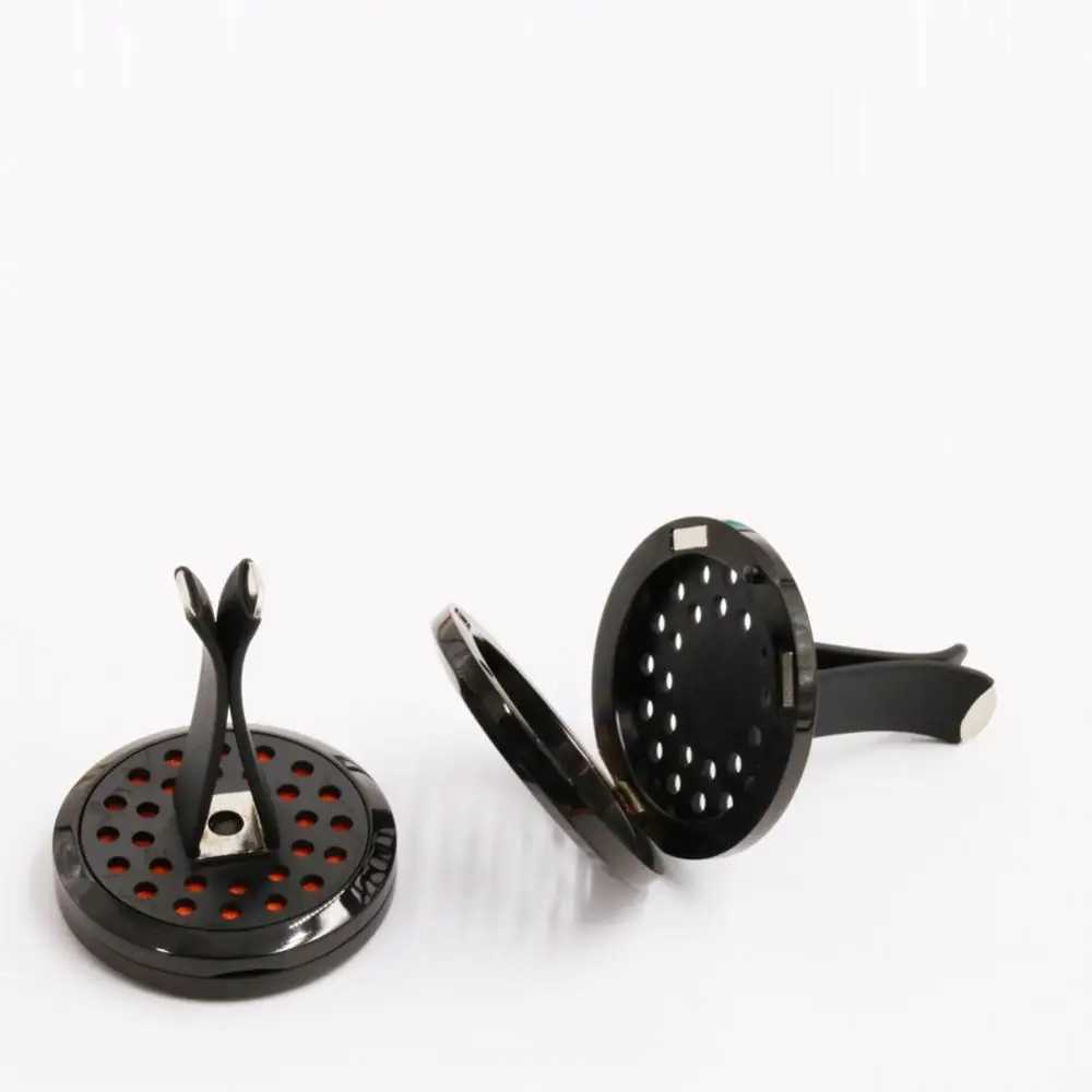 30mm Car Air Vent Aroma Essential Oil Diffuser Stainless Steel Locket With Vent Clip Car Air ener Vent Clip 5 PadsXJ241213