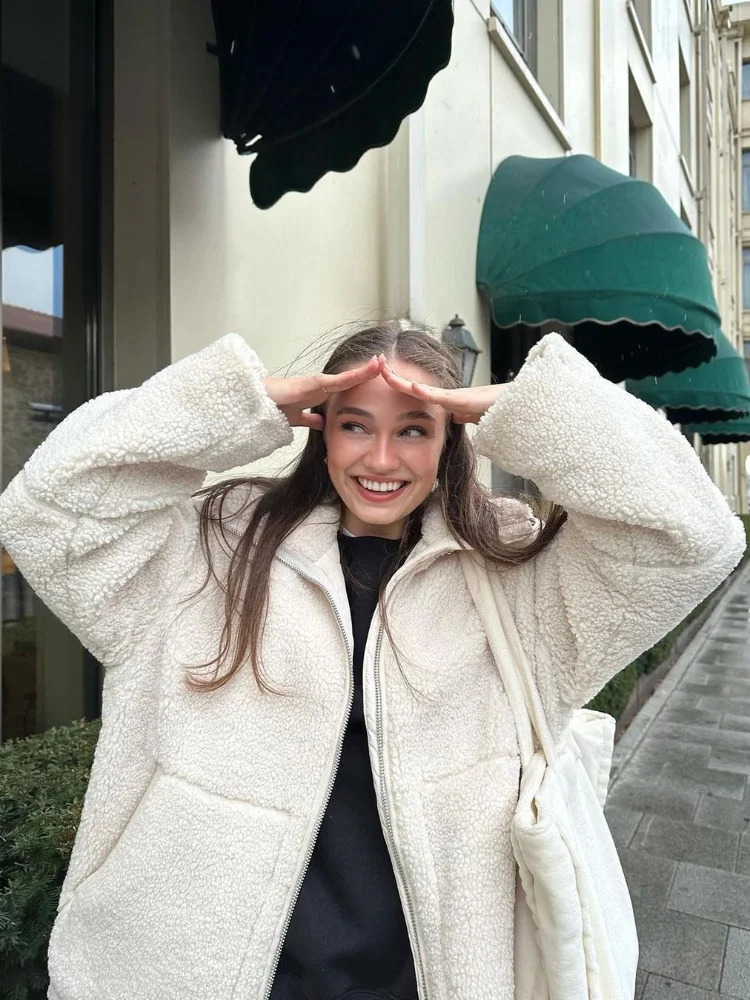 Fashion Solid Lamb Wool Patchwork Women Jackets Elegant Lapel Long Sleeve Pockets Zipper Coats Winter Lady Warm Streetwear 241213