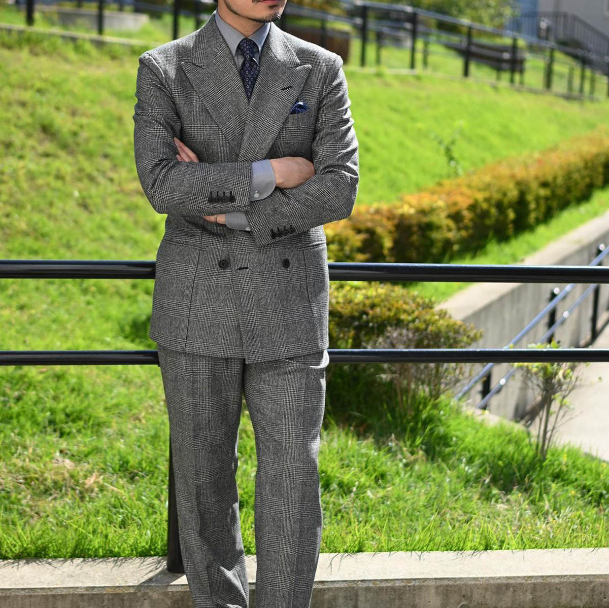 New Fashion Two Pieces Mens Suit for Slim Wedding Groom Tuxedo Two Button Peaked Lapel Double Breasted Groomsmen Suits Male Fashion Custom Made Costum