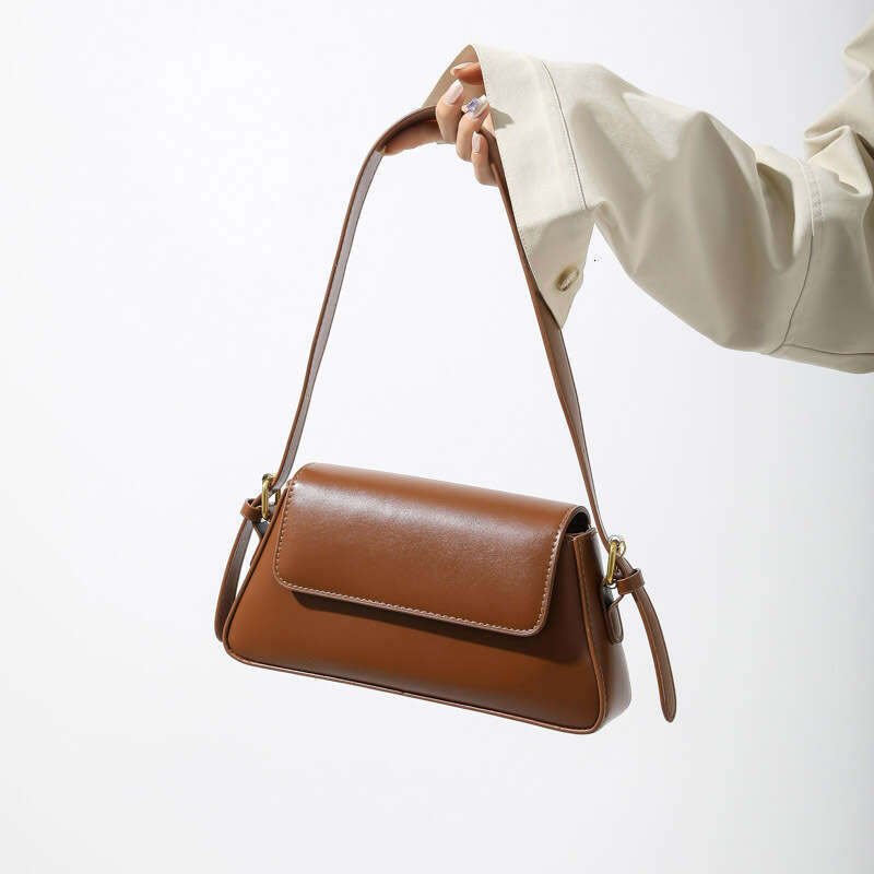 Internet celebrity high-end small square women's Korean version fashionable versatile single shoulder crossbody practical commuting armpit bag 20