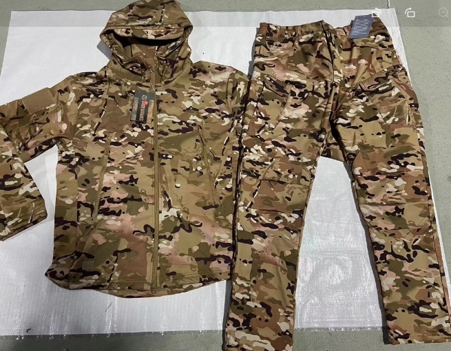 Outdoor Shark Skin Warmth Set Camo Plush Thickened Coat Autumn Racing Top Does Not Include Cuff Pattern
