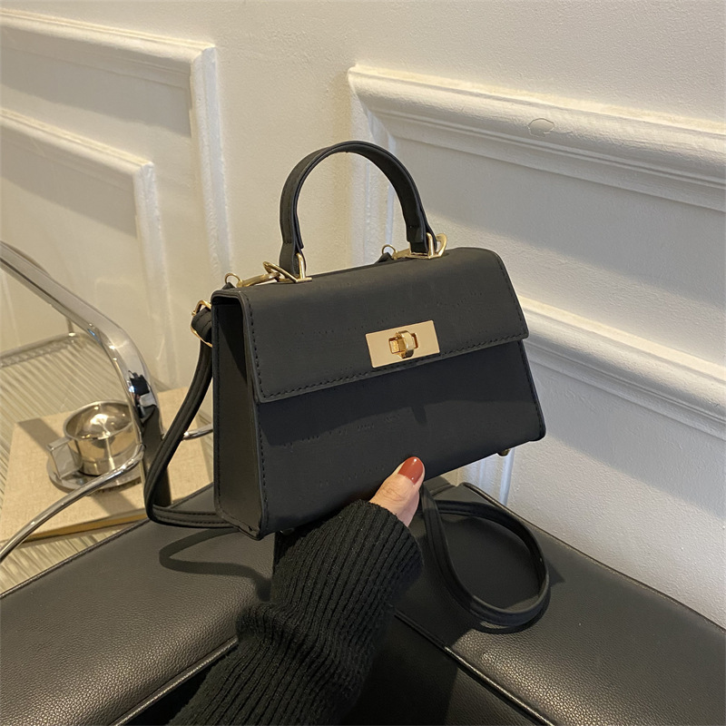 2025 Designer Free designer 3 shipping bags for womens black brown Fashion shoulder crossbody bag, hand-held small square bag ,