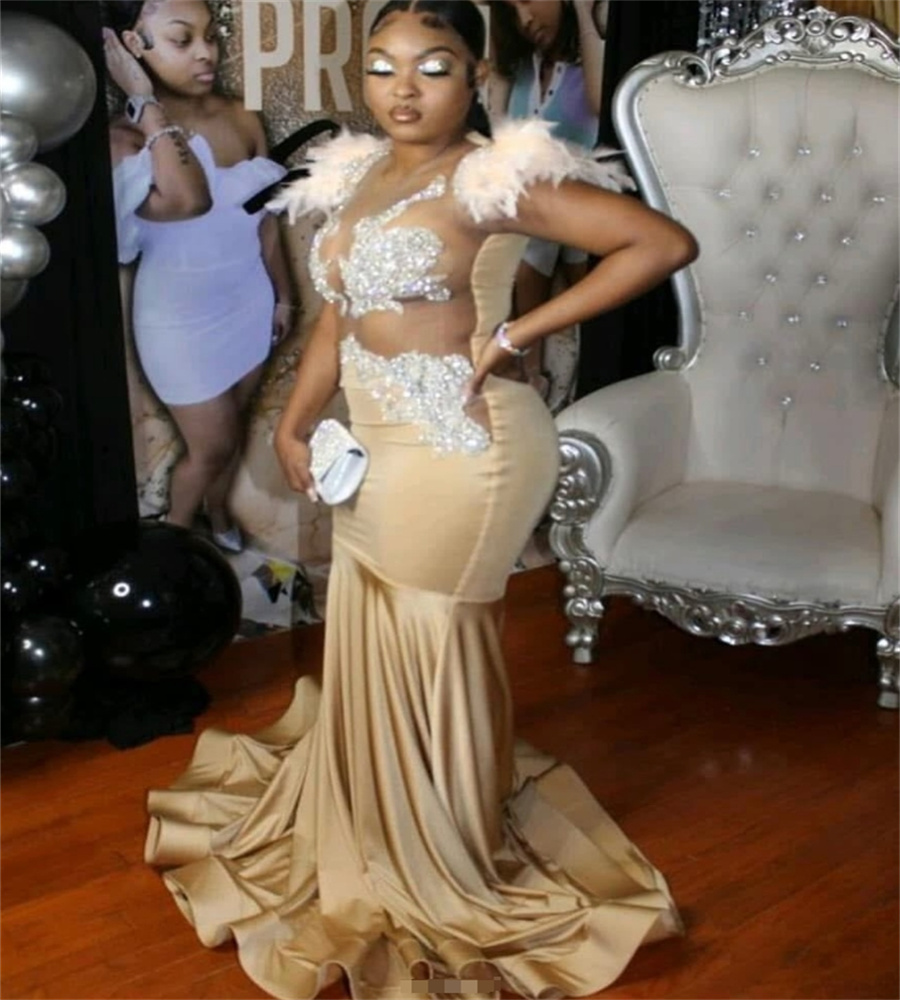 Gorgeous Gold Evening Dresses With Beaded Black Women Plus Size Prom Dress Feather See Through Birthday Formal Party Illusion Special Occasion Birthda