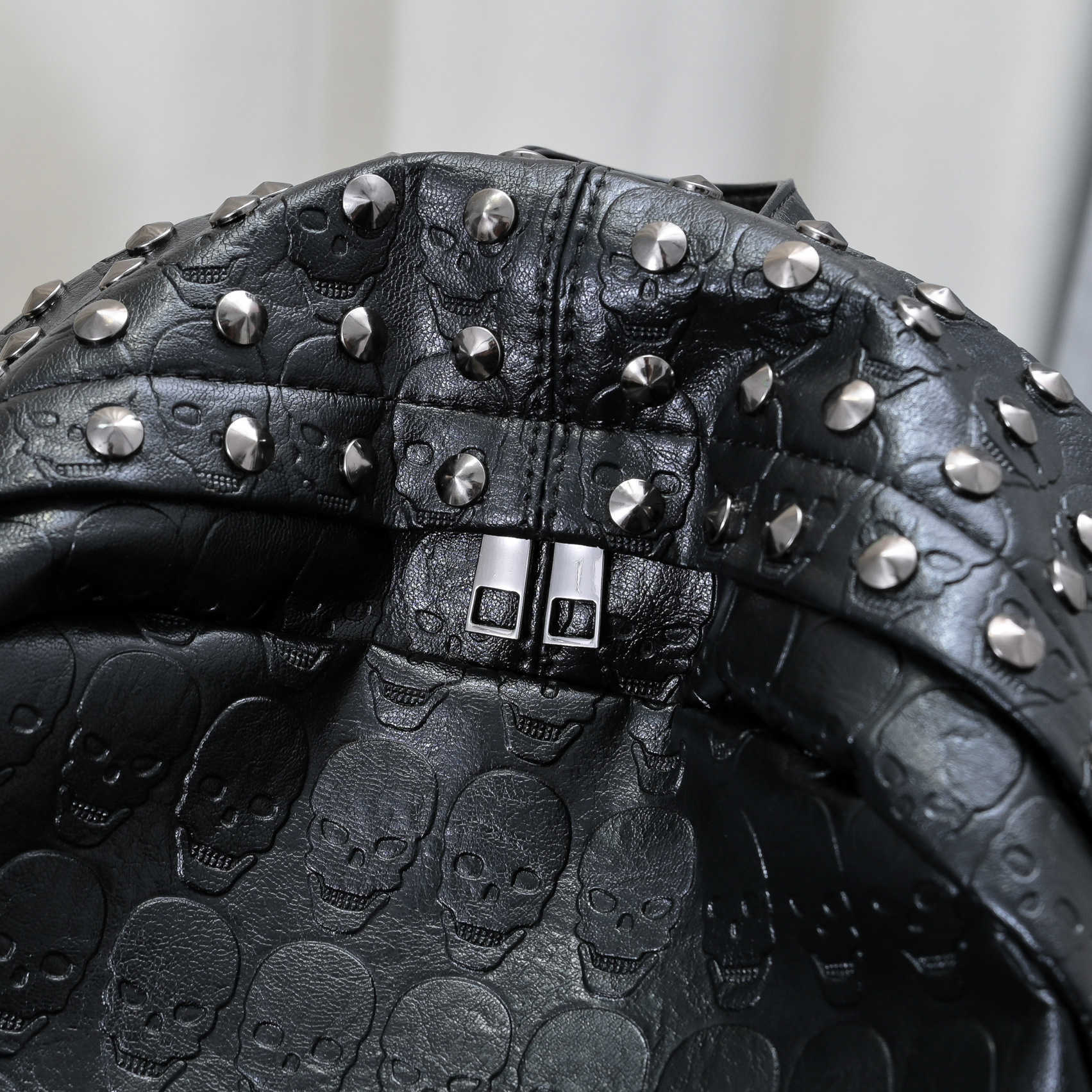 Fashion Trend Backpack Riveted Edition British Style PU Leather Campus High School Student Leather Bag Backpack 241215