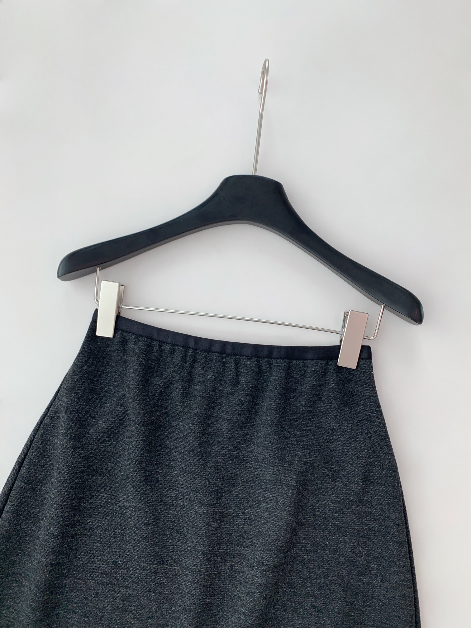 DY7 Simple Clean fit Material Cashmere Polyester+Mulberry Silk Loose fit Straight silhouette Mid-length Half Skirt