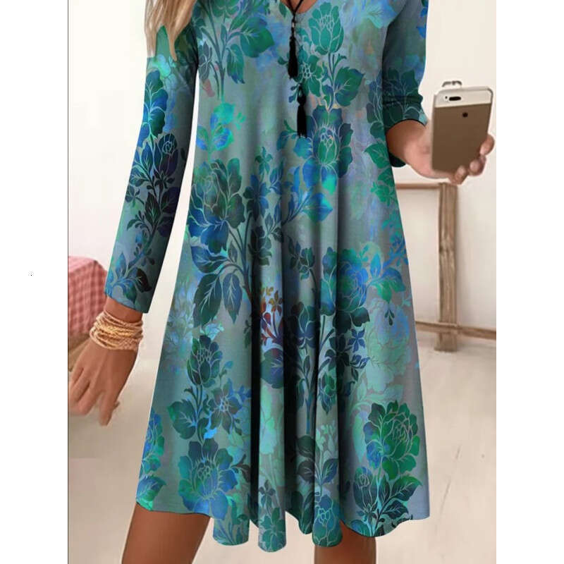 European American autumn and winter V-neck high waisted retro gradient color printed nine quarter sleeve loose dress 2024 temperament versatile new tr