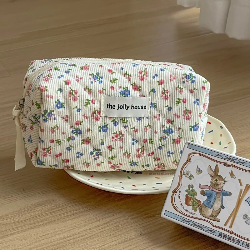 1 Cute Bedding Cotton Makeup Bag Womens Zipper Makeup Organizer Clothing Handbag Box Shape Girl Portable Toilet Box 241212