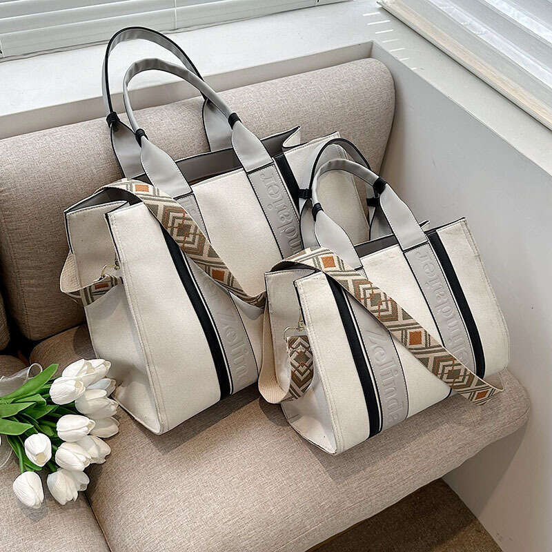 Female High-End Niche Tote Bag, New Color Blocking Handbag, Large Capacity Commuting Crossbody Bag