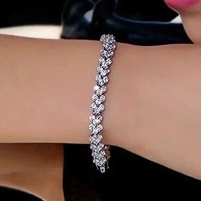 Delysia King 3 Color Women FashionZircon Inlaid Heart BraceletXJ241214
