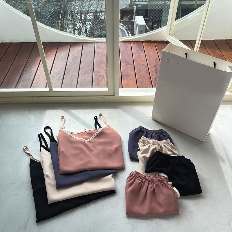B556-Spring and summer women's loose V-neck satin sling suit personality contrast color comfortable home clothes Korean style pajamas