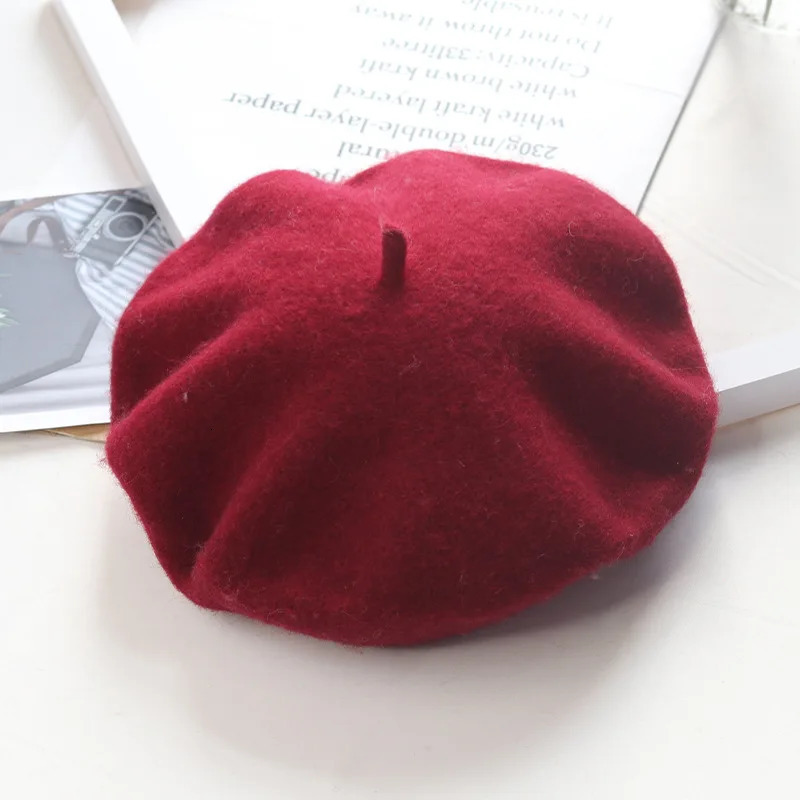 Winter hat womens beret painted autumn winter flat bottomed French artist girl retro warm casual 241210