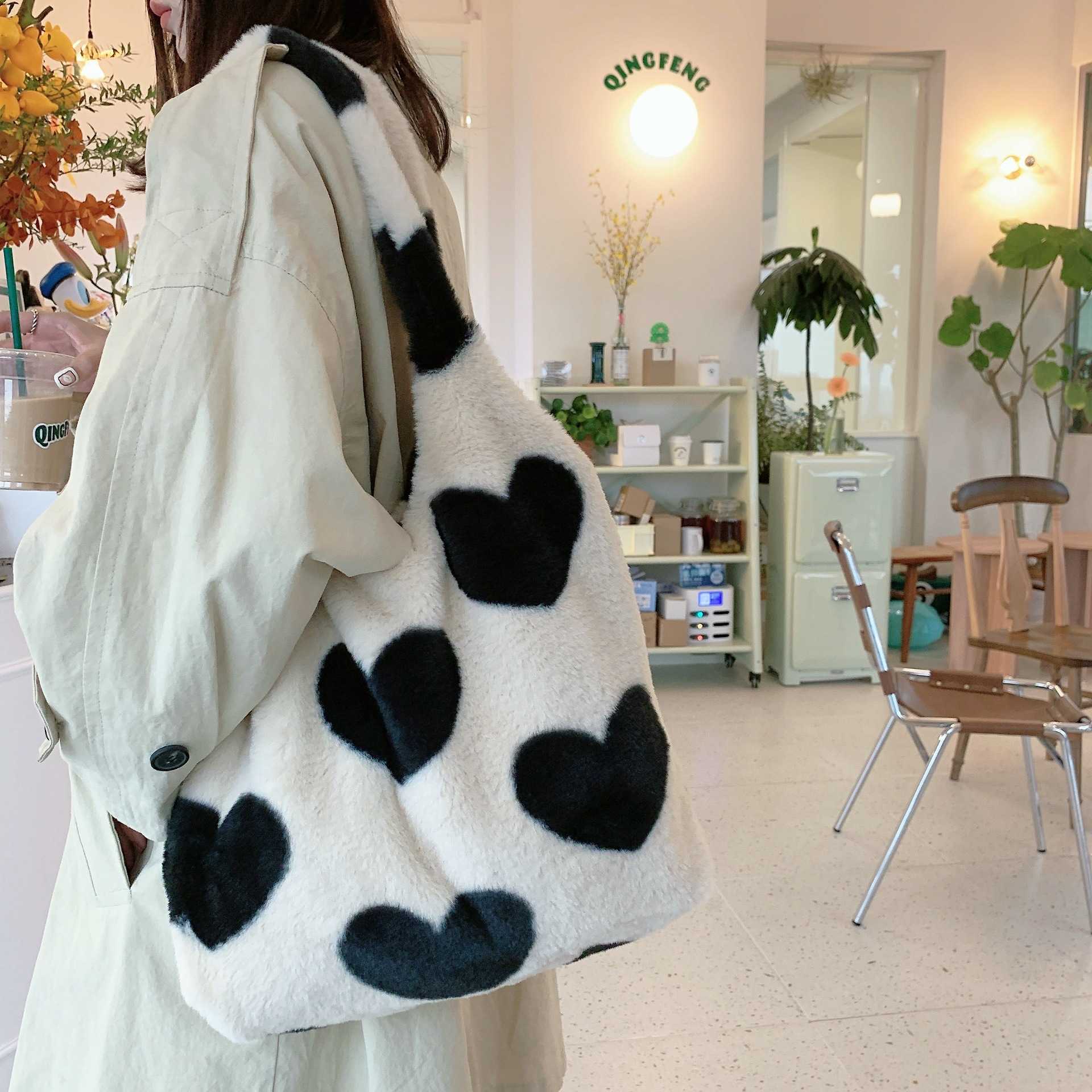 210281 Autumn and Winter New Plush Love Tote Bag Womens One Shoulder Large Capacity Tank Top Bag Korean Fashion