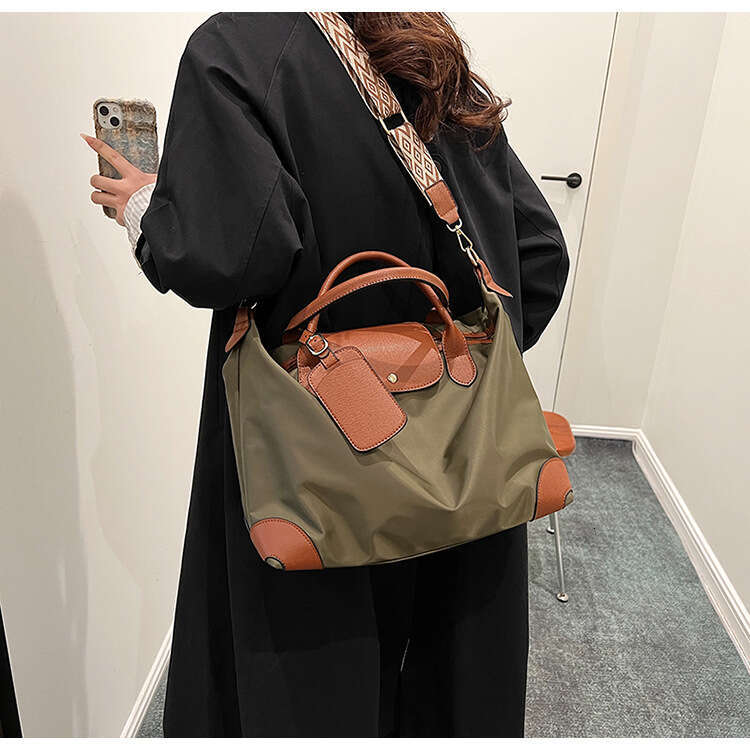 New Nylon Lightweight Handheld Dumpg Bun For Women, Trendy And High End, Color Contrasting Single Shoulder Crossbody Bag