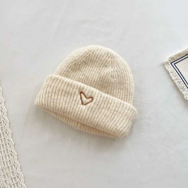Winter thick baby knitted hat heart-shaped embroidered baby bean hat autumn solid color warm childrens crocheted wool hat W241213