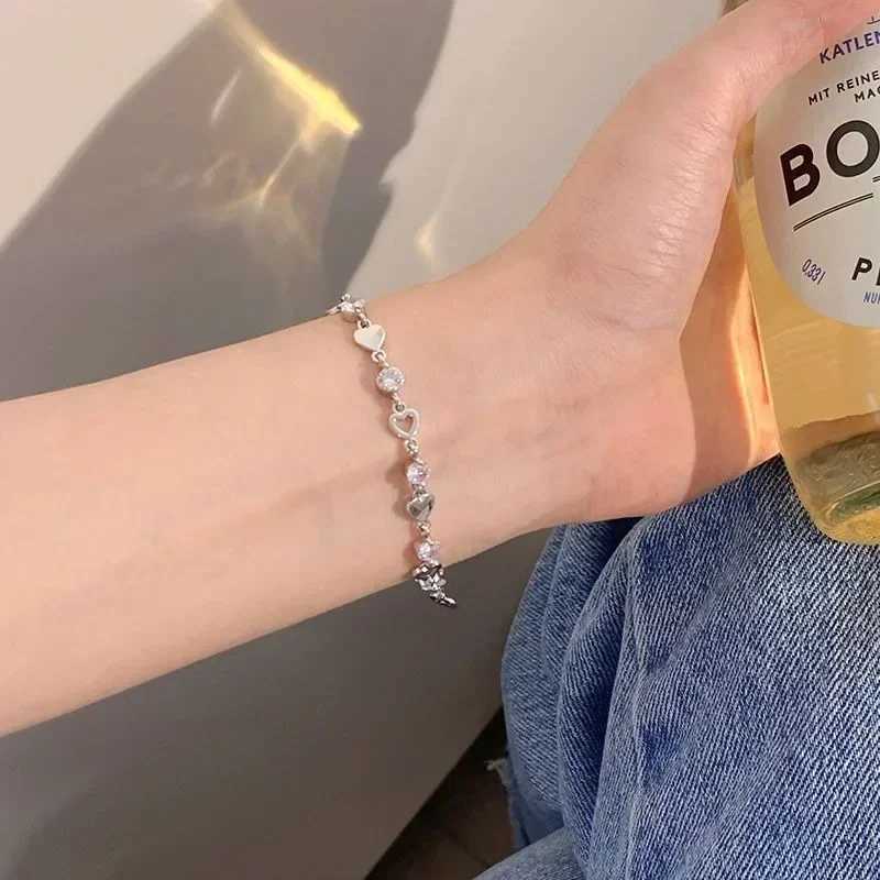 Y2K Zircon Ins Bracelets for Women Korean Fashion Sweet Girls Sparkling Hollow Heart Delicate Chain Bracelet Party Jewelry GiftsXJ241214